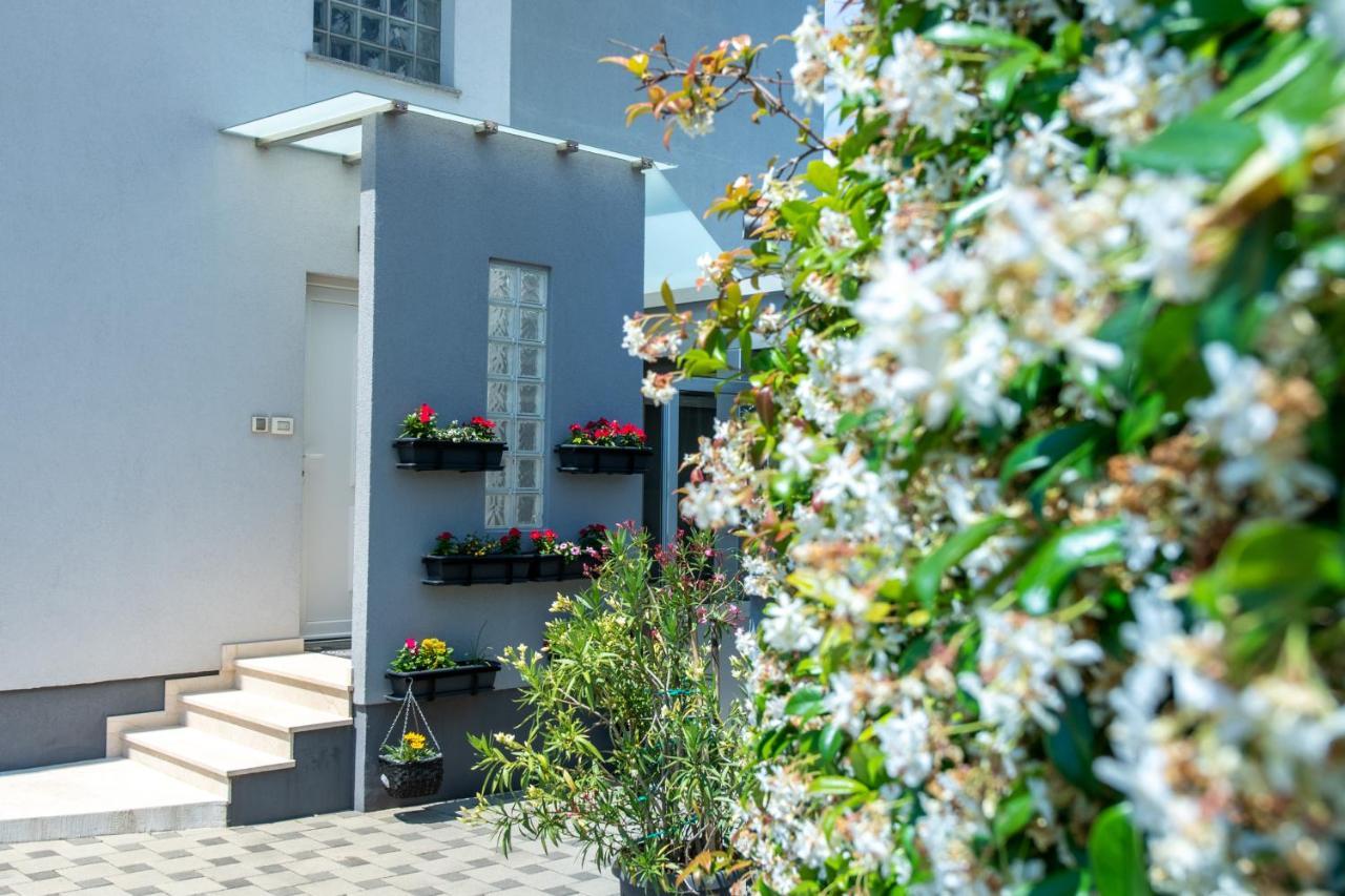 Apartments Greta & Ivona Pula Zewnętrze zdjęcie