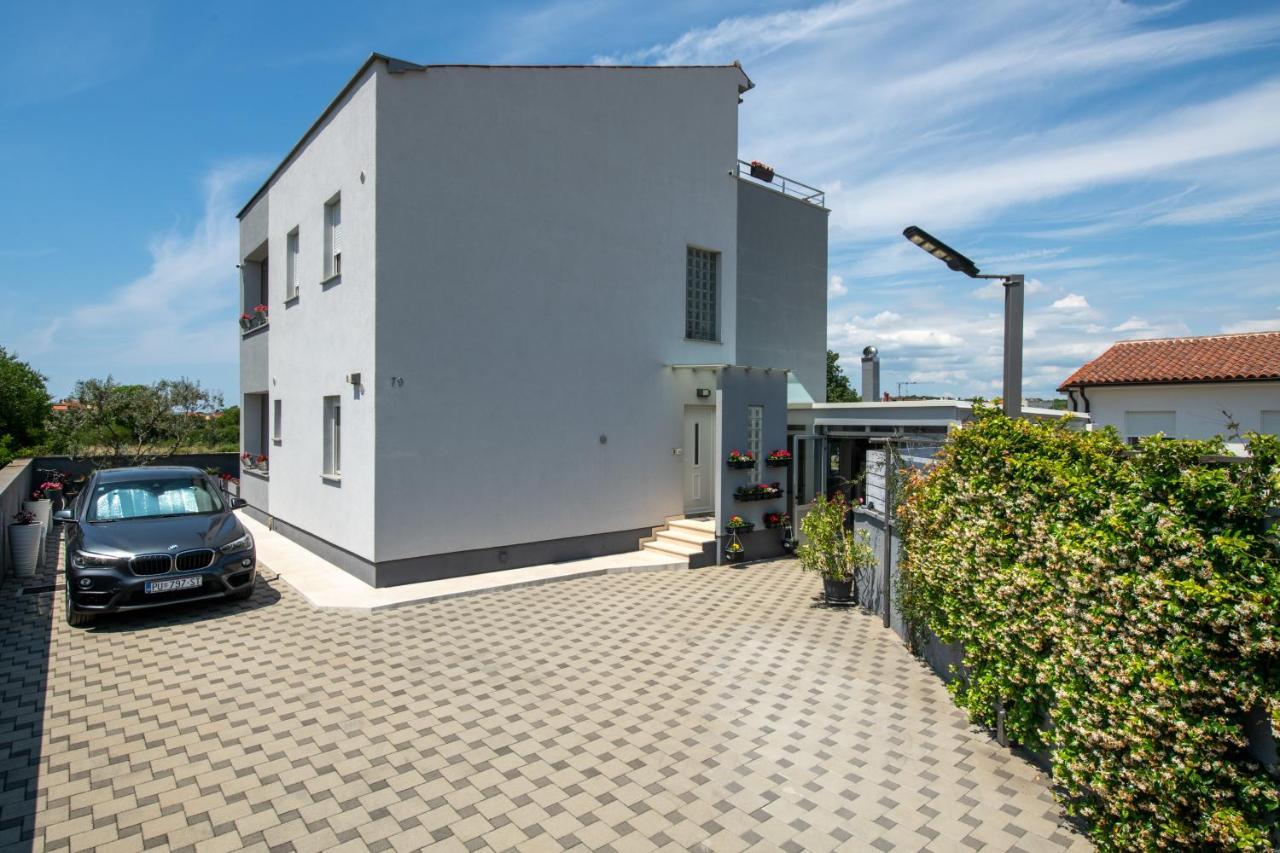 Apartments Greta & Ivona Pula Zewnętrze zdjęcie